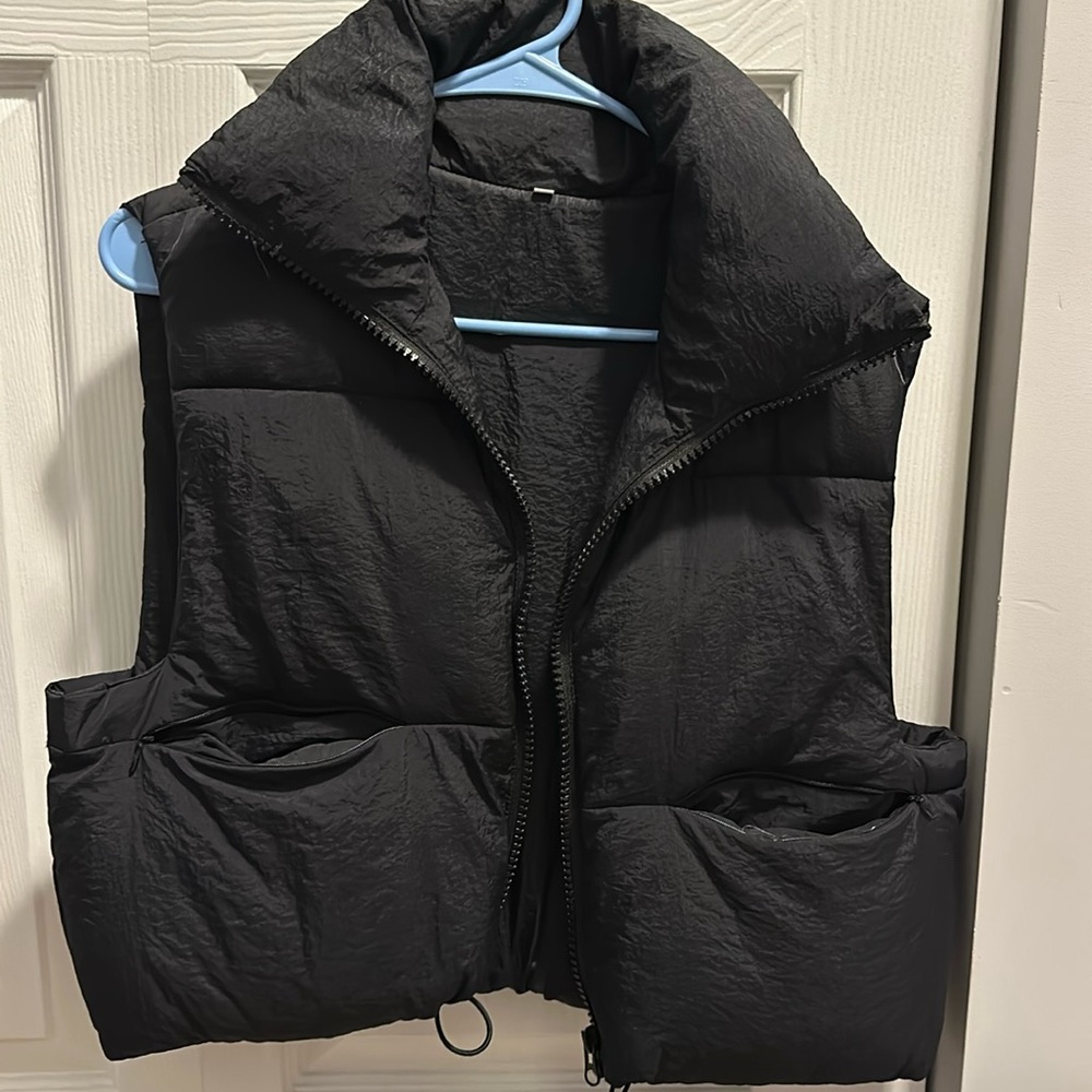 Cropped puffer vest